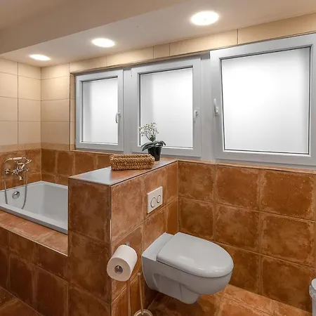 Wiesenhaus: Wohnen Direkt Am Rhein *