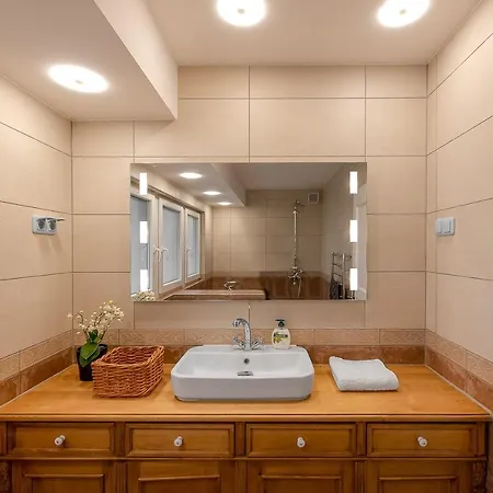 Wiesenhaus: Wohnen Direkt Am Rhein *