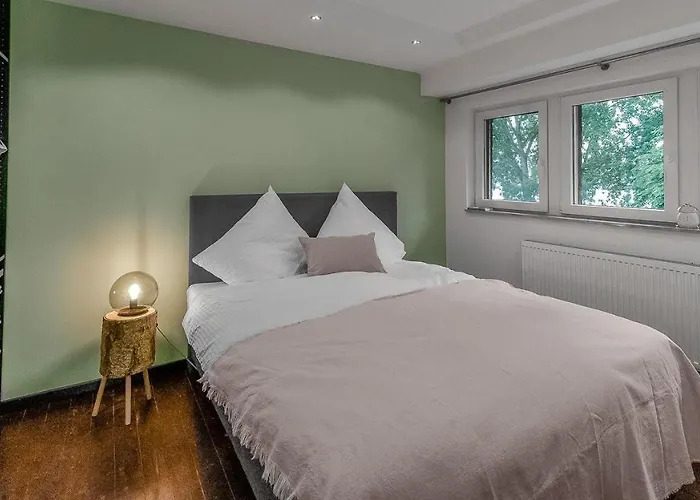 Wiesenhaus: Wohnen Direkt Am Rhein Cologne