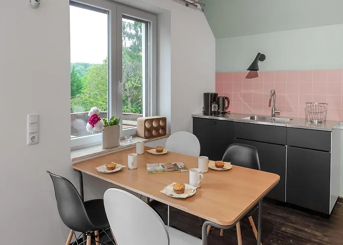 Wiesenhaus: Wohnen Direkt Am Rhein * Cologne