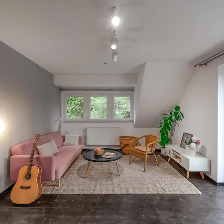 Wiesenhaus: Wohnen Direkt Am Rhein Apartment Cologne